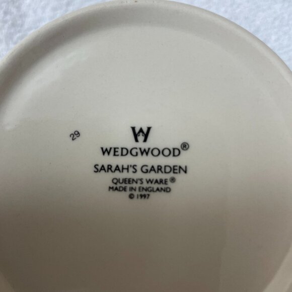 Wedgwood Sarah's Garden Queen's Ware Made in England - Picture 1 of 4